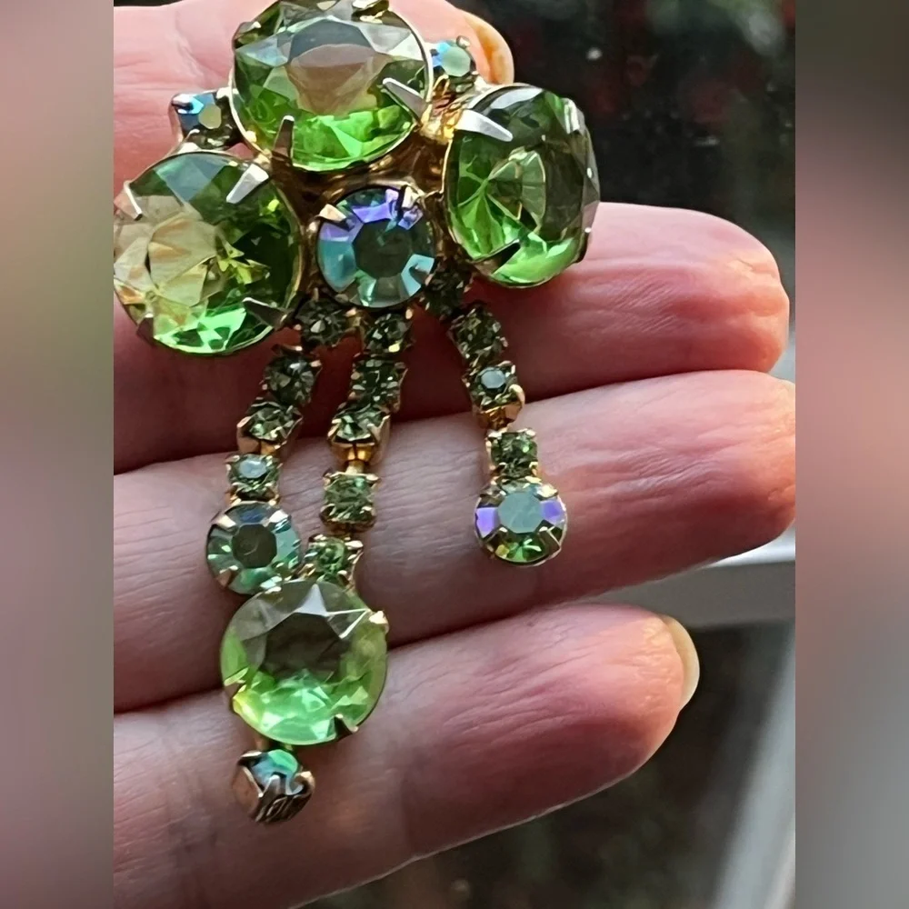 Peridot Brooch Vintage Austria Green Gold Tone Openwork Pin..